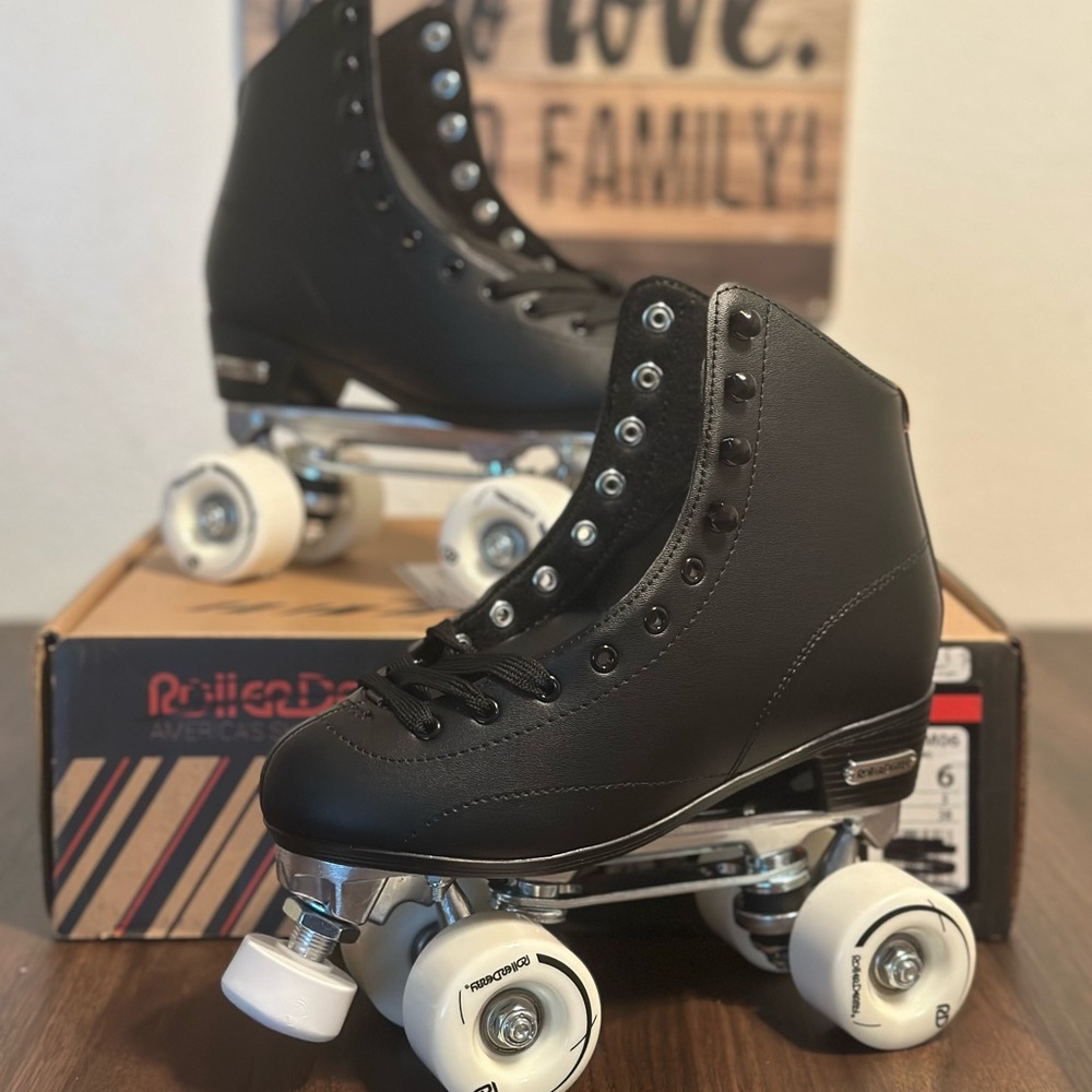 Roller Derby Black Men's Roller Skates